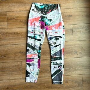Lululemon leggings size 6